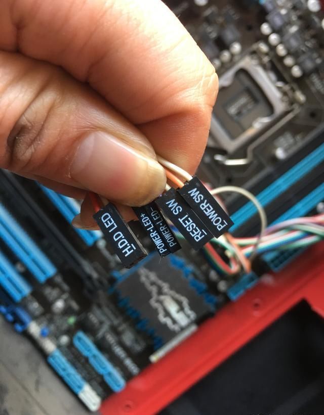 台式电脑组装插线,台式电脑组装插线怎么插